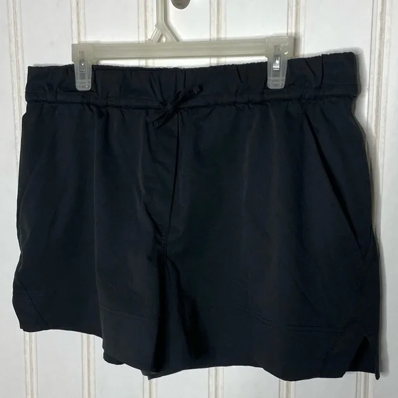 Lululemon Cinchable Black Shorts Sz XL 640 - Picture 3 of 8